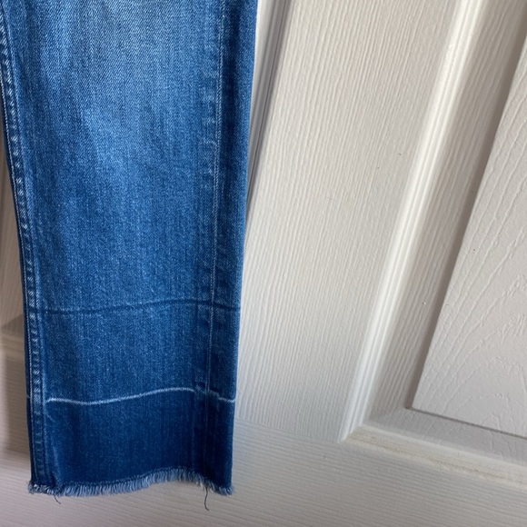 •Closed Skinny Crop Starlet Jeans - Picture 4 of 10